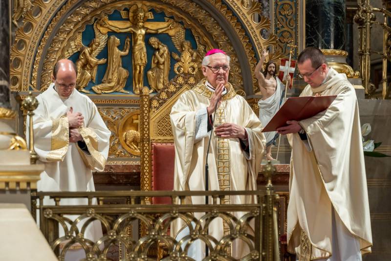 2024_04_12_elhunyt puspokok_34.jpg